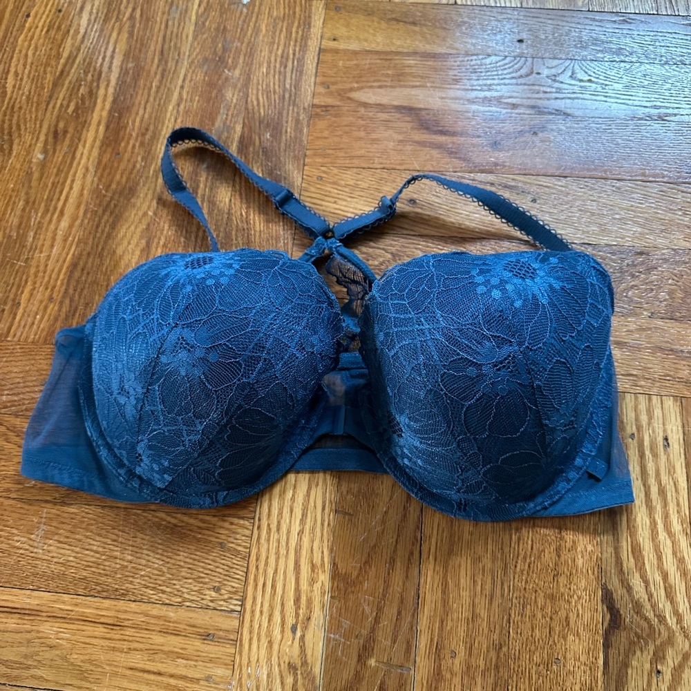 Victoria's secret sexy tee lightly lined lace demi front close 38d